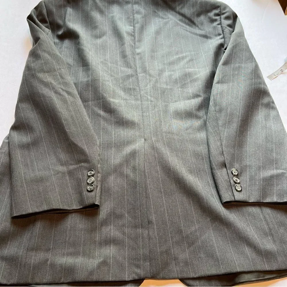 Towncraft Men's Sport Coat Light Gray with white pinstripe Size 48R